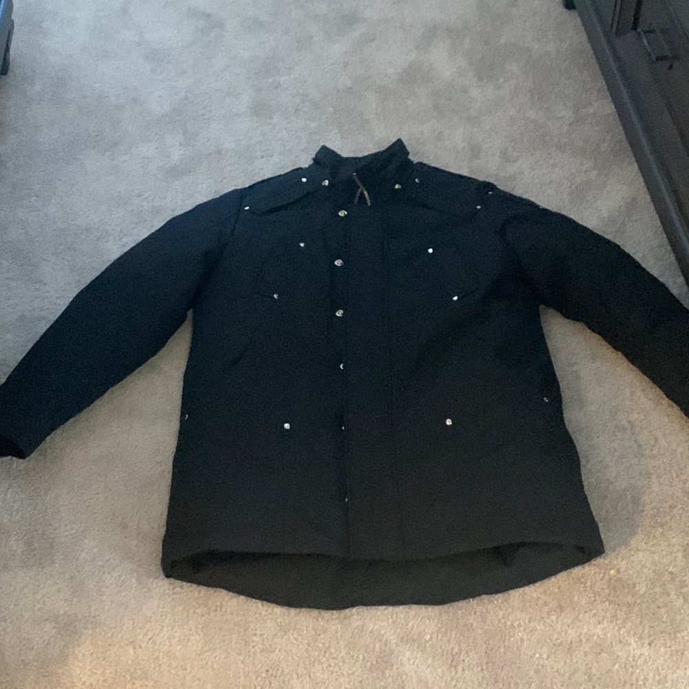 Moose Knuckles
Men's 3Q Puffer Jacket w/ Shearling Trim Retail Price $1190 XL